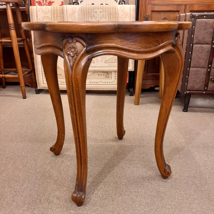 ランプテーブル サイドテーブル 丸 ラウンド エッジ付き テーブル おしゃれ オーク 無垢材 木製 仏国様式 スタイル クラシック 輸入家具 1136015