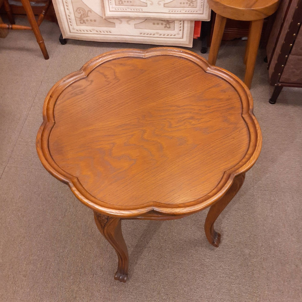 ランプテーブル サイドテーブル 丸 ラウンド エッジ付き テーブル おしゃれ オーク 無垢材 木製 仏国様式 スタイル クラシック 輸入家具 1136015