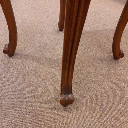 ランプテーブル サイドテーブル 丸 ラウンド エッジ付き テーブル おしゃれ オーク 無垢材 木製 仏国様式 スタイル クラシック 輸入家具 1136015