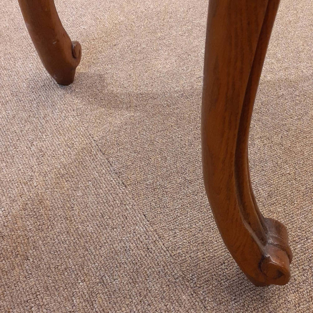 ランプテーブル サイドテーブル 丸 ラウンド エッジ付き テーブル おしゃれ オーク 無垢材 木製 仏国様式 スタイル クラシック 輸入家具 1136015