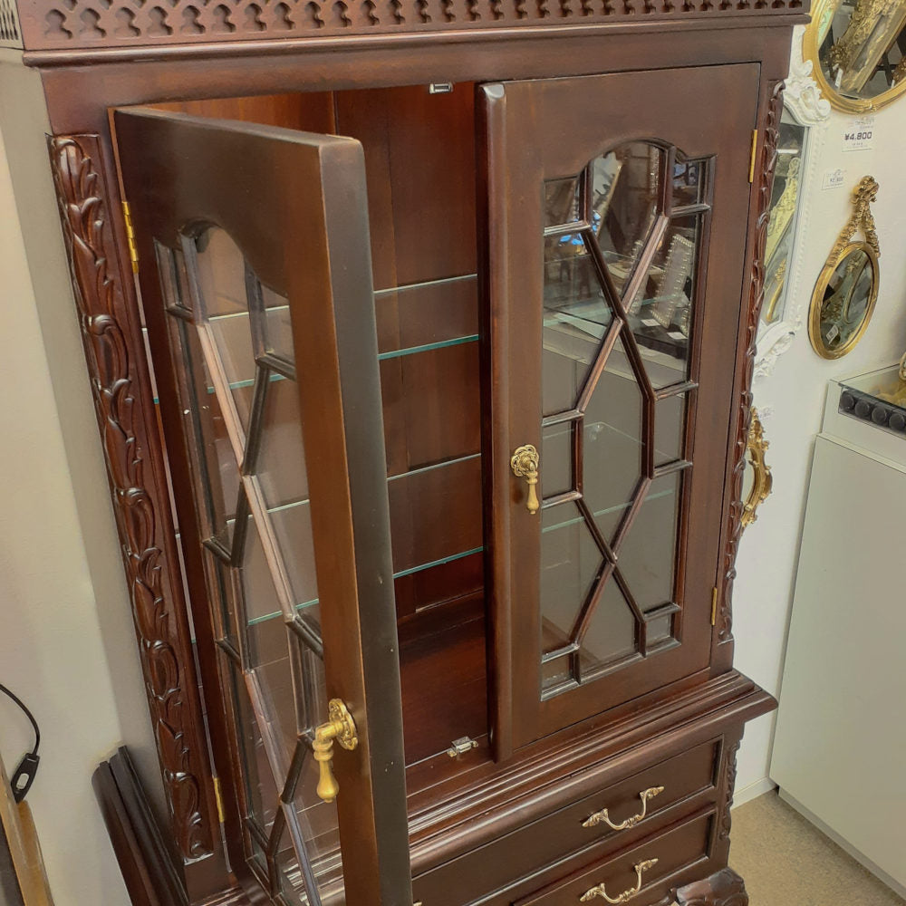 キャビネット ショーケース アンティーク風家具 ディスプレイキャビネット クイーンアン様式キャビネット マホガニーキャビネット アンティーク風 117013