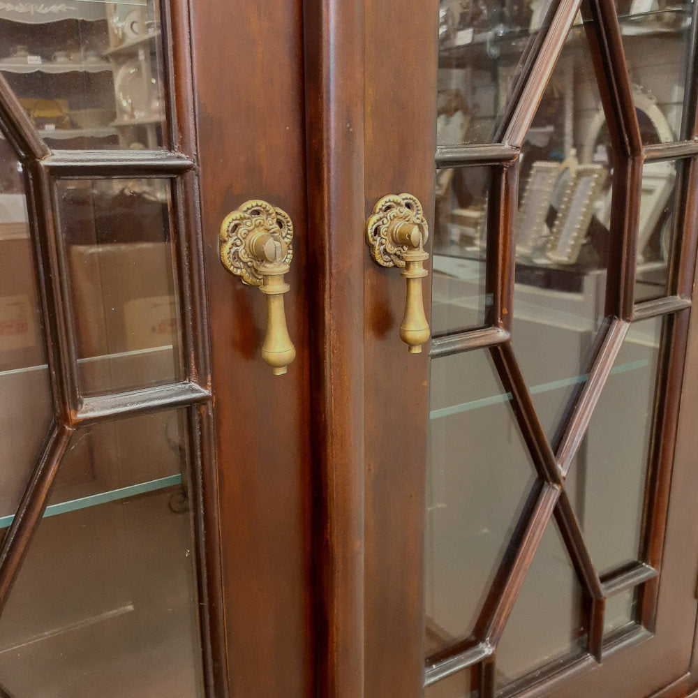 キャビネット ショーケース アンティーク風家具 ディスプレイキャビネット クイーンアン様式キャビネット マホガニーキャビネット アンティーク風 117013