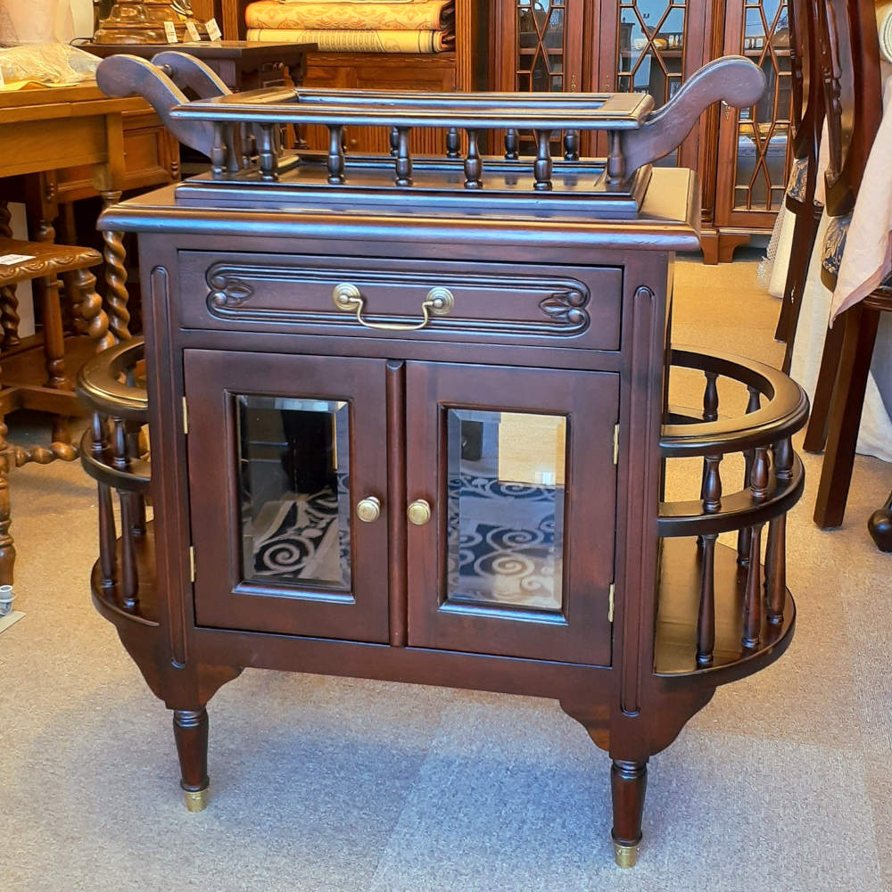 キャビネット トレイ付きキャビネット キャビネットテーブル トレイテーブル アンティーク風家具 マホガニー家具 バリーウイリアム BallyWilliam 117051