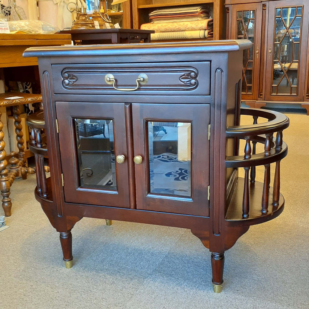 キャビネット トレイ付きキャビネット キャビネットテーブル トレイテーブル アンティーク風家具 マホガニー家具 バリーウイリアム BallyWilliam 117051