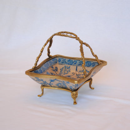 プレート 取っ手付き 陶磁器 真鍮 小物入れ 脚付き 雑貨 四角 アンティーク調 シノワズリー 菓子器 インテリア雑貨 1564019