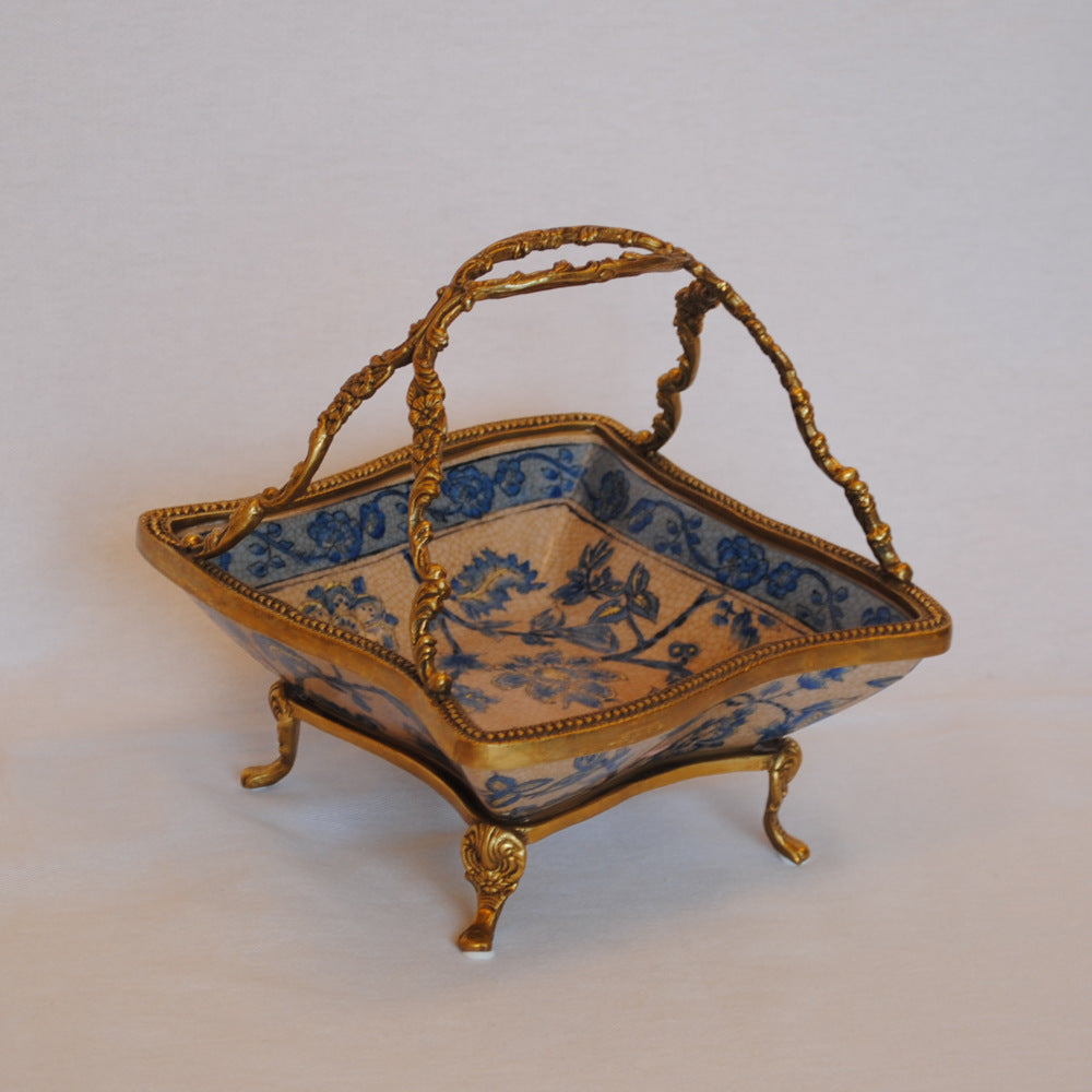 プレート 取っ手付き 陶磁器 真鍮 小物入れ 脚付き 雑貨 四角 アンティーク調 シノワズリー 菓子器 インテリア雑貨 1564019