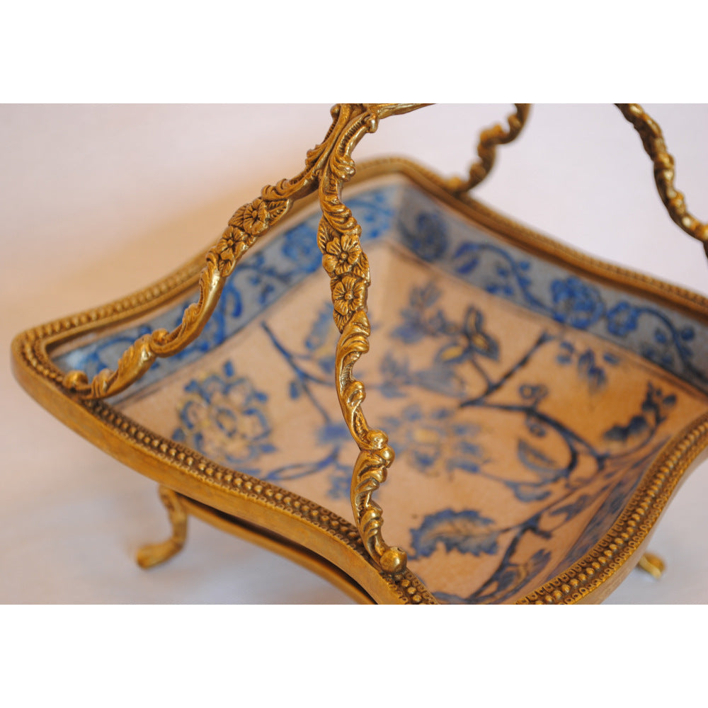 プレート 取っ手付き 陶磁器 真鍮 小物入れ 脚付き 雑貨 四角 アンティーク調 シノワズリー 菓子器 インテリア雑貨 1564019