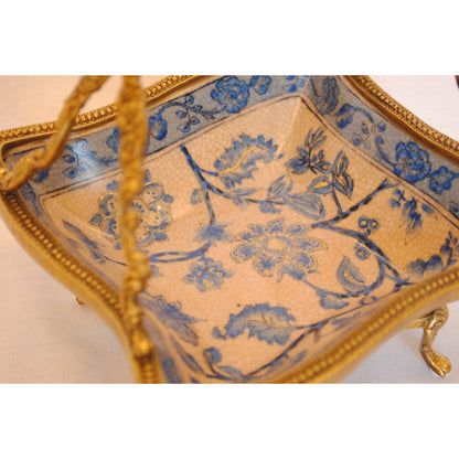 プレート 取っ手付き 陶磁器 真鍮 小物入れ 脚付き 雑貨 四角 アンティーク調 シノワズリー 菓子器 インテリア雑貨 1564019