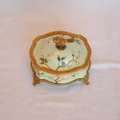 ボックス BOX 陶磁器 真鍮 小物入れ 脚付き 雑貨 アクセサリーボックス アンティーク調 シノワズリー 収納箱 インテリア雑貨 1564031