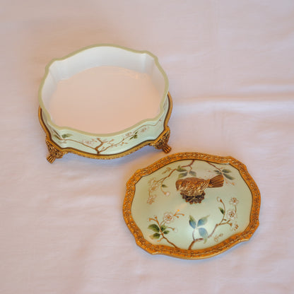 ボックス BOX 陶磁器 真鍮 小物入れ 脚付き 雑貨 アクセサリーボックス アンティーク調 シノワズリー 収納箱 インテリア雑貨 1564031