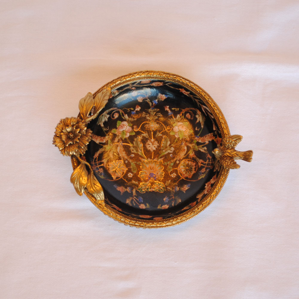 プレート お皿 丸皿 コンポート 鳥 陶磁器 真鍮 小物入れ 雑貨 丸 円 アンティーク調 シノワズリー 菓子器 インテリア雑貨 1564034