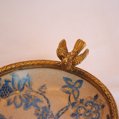 プレート お皿 丸皿 コンポート 鳥 陶磁器 真鍮 小物入れ 雑貨 丸 円 アンティーク調 シノワズリー 菓子器 インテリア雑貨 1564035