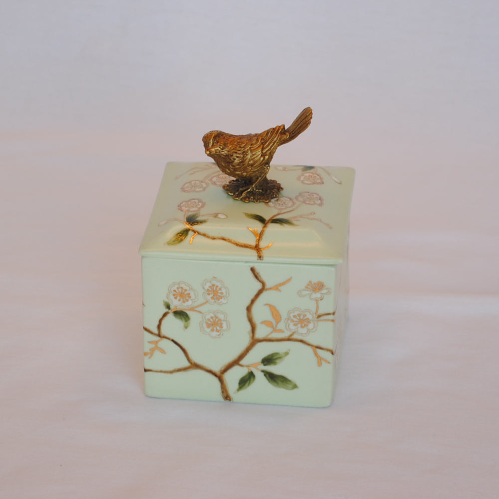ボックス BOX 鳥 陶磁器 真鍮 蓋つき小物入れ 雑貨 桜 アンティーク調 シノワズリー 菓子器 インテリア雑貨 1564037