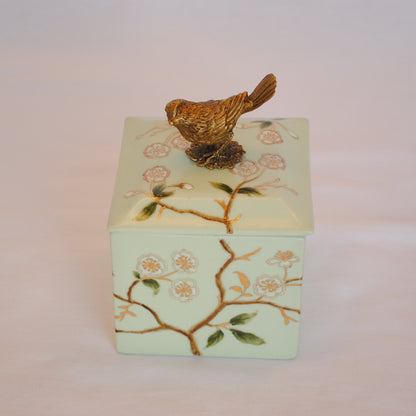 ボックス BOX 鳥 陶磁器 真鍮 蓋つき小物入れ 雑貨 桜 アンティーク調 シノワズリー 菓子器 インテリア雑貨 1564037