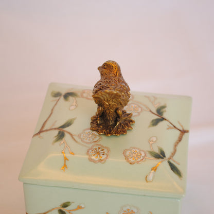 ボックス BOX 鳥 陶磁器 真鍮 蓋つき小物入れ 雑貨 桜 アンティーク調 シノワズリー 菓子器 インテリア雑貨 1564037