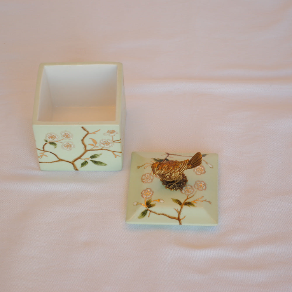 ボックス BOX 鳥 陶磁器 真鍮 蓋つき小物入れ 雑貨 桜 アンティーク調 シノワズリー 菓子器 インテリア雑貨 1564037