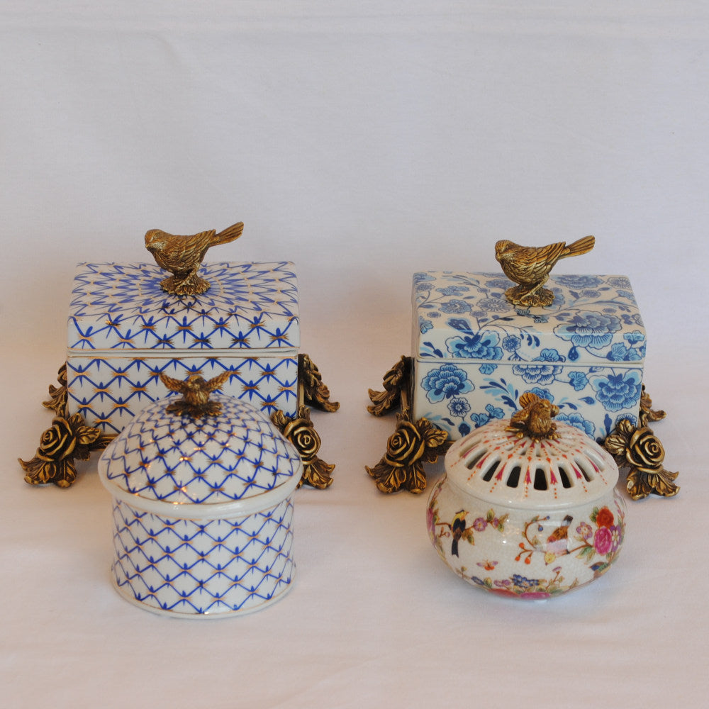 ボックス BOX 陶磁器 真鍮 小物入れ コットンパッドボックス 脚付き 雑貨 バラ 鳥 アンティーク調 シノワズリー 収納箱 インテリア雑貨 1564038