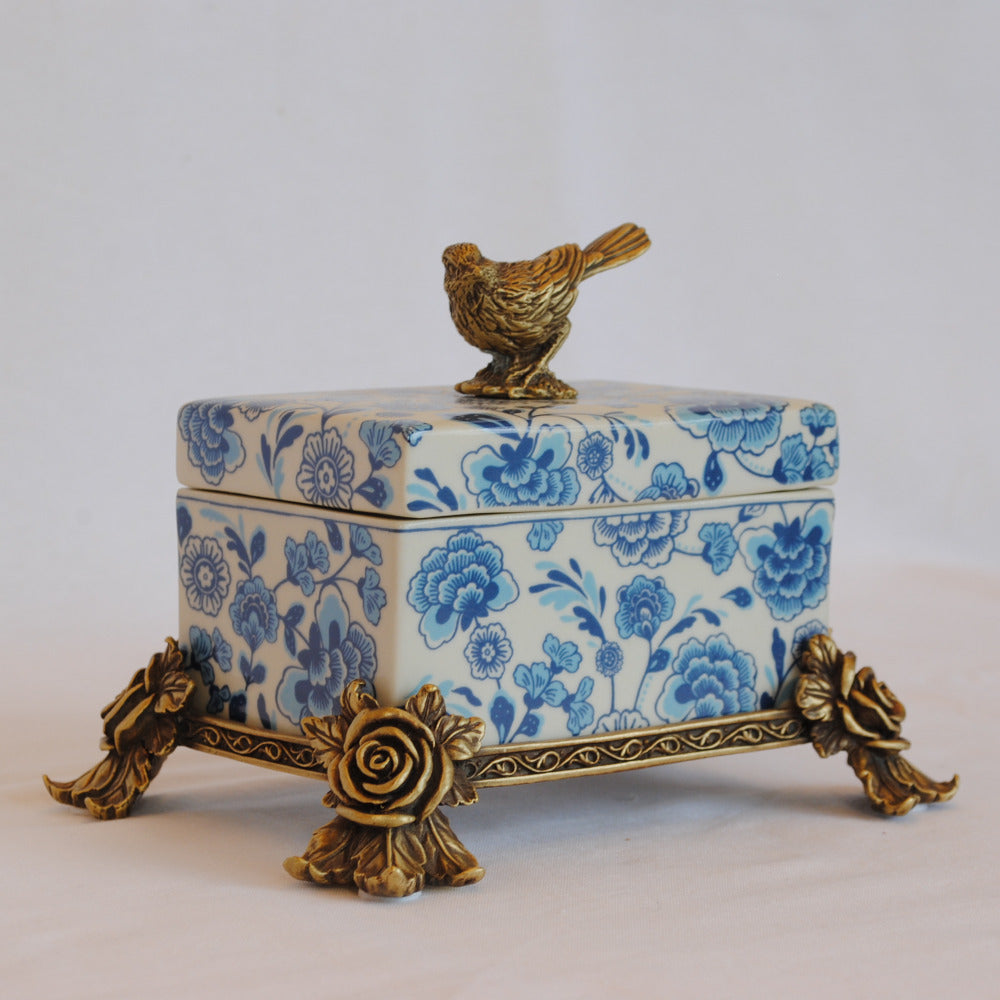 ボックス BOX 陶磁器 真鍮 小物入れ コットンパッドボックス 脚付き 雑貨 バラ 鳥 アンティーク調 シノワズリー 収納箱 インテリア雑貨 1564038