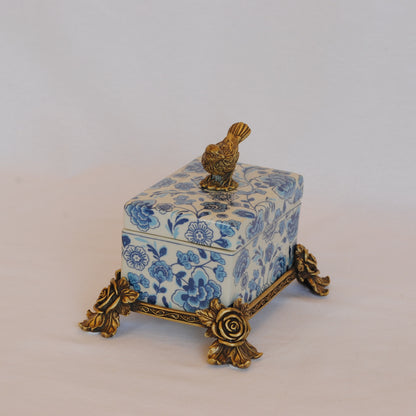 ボックス BOX 陶磁器 真鍮 小物入れ コットンパッドボックス 脚付き 雑貨 バラ 鳥 アンティーク調 シノワズリー 収納箱 インテリア雑貨 1564038