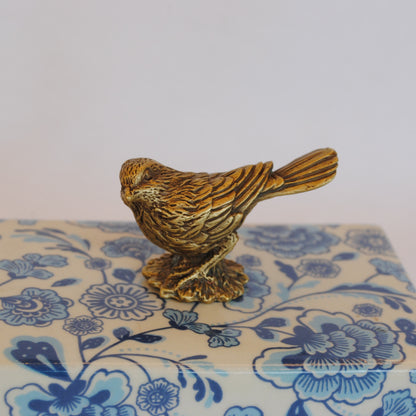 ボックス BOX 陶磁器 真鍮 小物入れ コットンパッドボックス 脚付き 雑貨 バラ 鳥 アンティーク調 シノワズリー 収納箱 インテリア雑貨 1564038