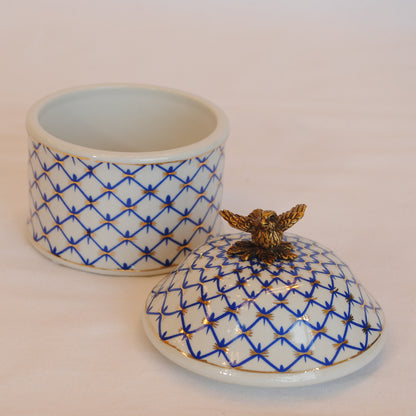 小物入れ BOX 蓋付ボックス コットンパッドホルダー 陶磁器 真鍮 小物入れ 円柱型 陶器 雑貨 アラベスク アンティーク調 シノワズリー インテリア雑貨 1564040