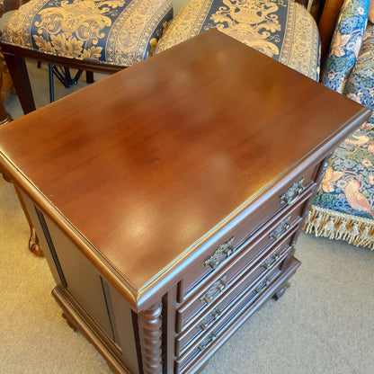 チェスト ナイトスタンドテーブル 4段チェスト ランプテーブル マホガニー家具 アンティーク風家具 アンティーク調 マホガニー無垢材 160002