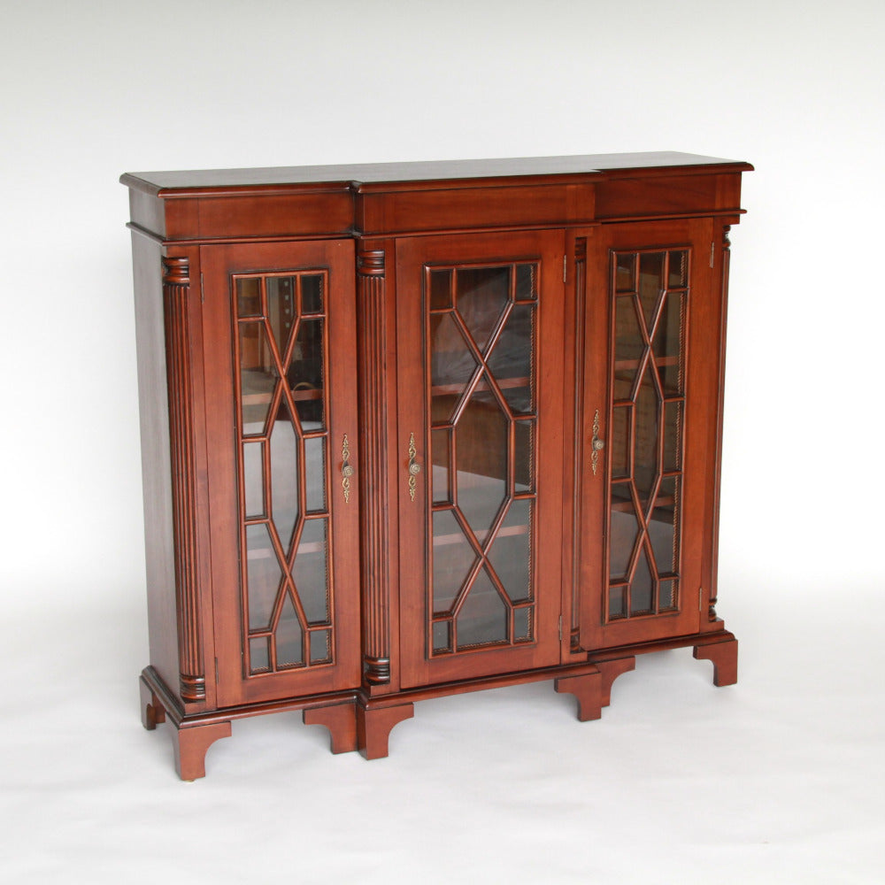 キャビネット ショーケース アンティーク風家具 ディスプレイキャビネット 3ドアキャビネット コレクションボード マホガニー無垢材家具 アンティーク風 160003