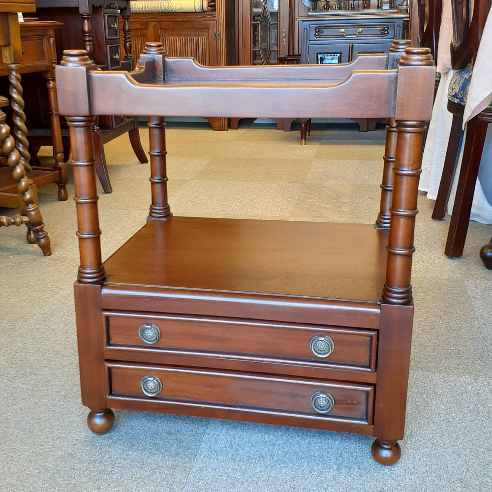 サイドテーブル スモールテーブル トレイテーブル アンティーク風家具 2ドロワーサイドテーブル マホガニー家具 マホガニー無垢材家具 160008