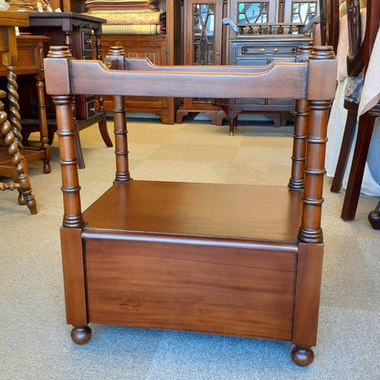 サイドテーブル スモールテーブル トレイテーブル アンティーク風家具 2ドロワーサイドテーブル マホガニー家具 マホガニー無垢材家具 160008