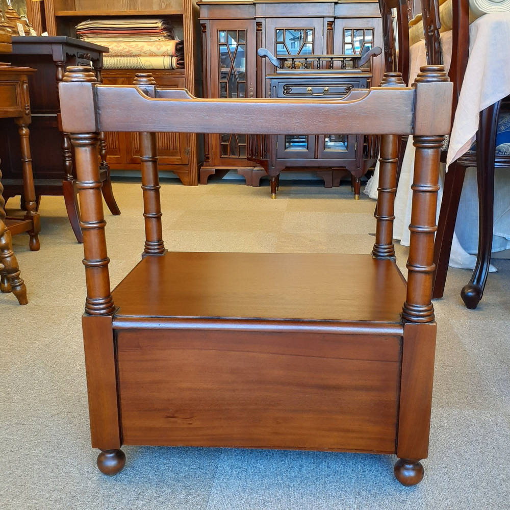 サイドテーブル スモールテーブル トレイテーブル アンティーク風家具 2ドロワーサイドテーブル マホガニー家具 マホガニー無垢材家具 160008