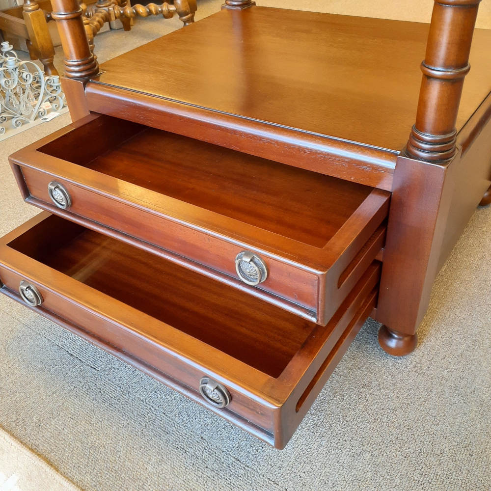 サイドテーブル スモールテーブル トレイテーブル アンティーク風家具 2ドロワーサイドテーブル マホガニー家具 マホガニー無垢材家具 160008