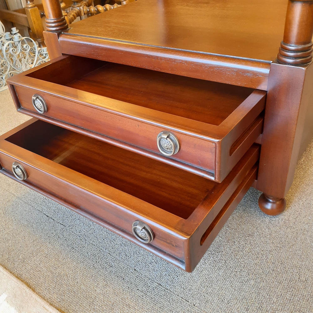 サイドテーブル スモールテーブル トレイテーブル アンティーク風家具 2ドロワーサイドテーブル マホガニー家具 マホガニー無垢材家具 160008