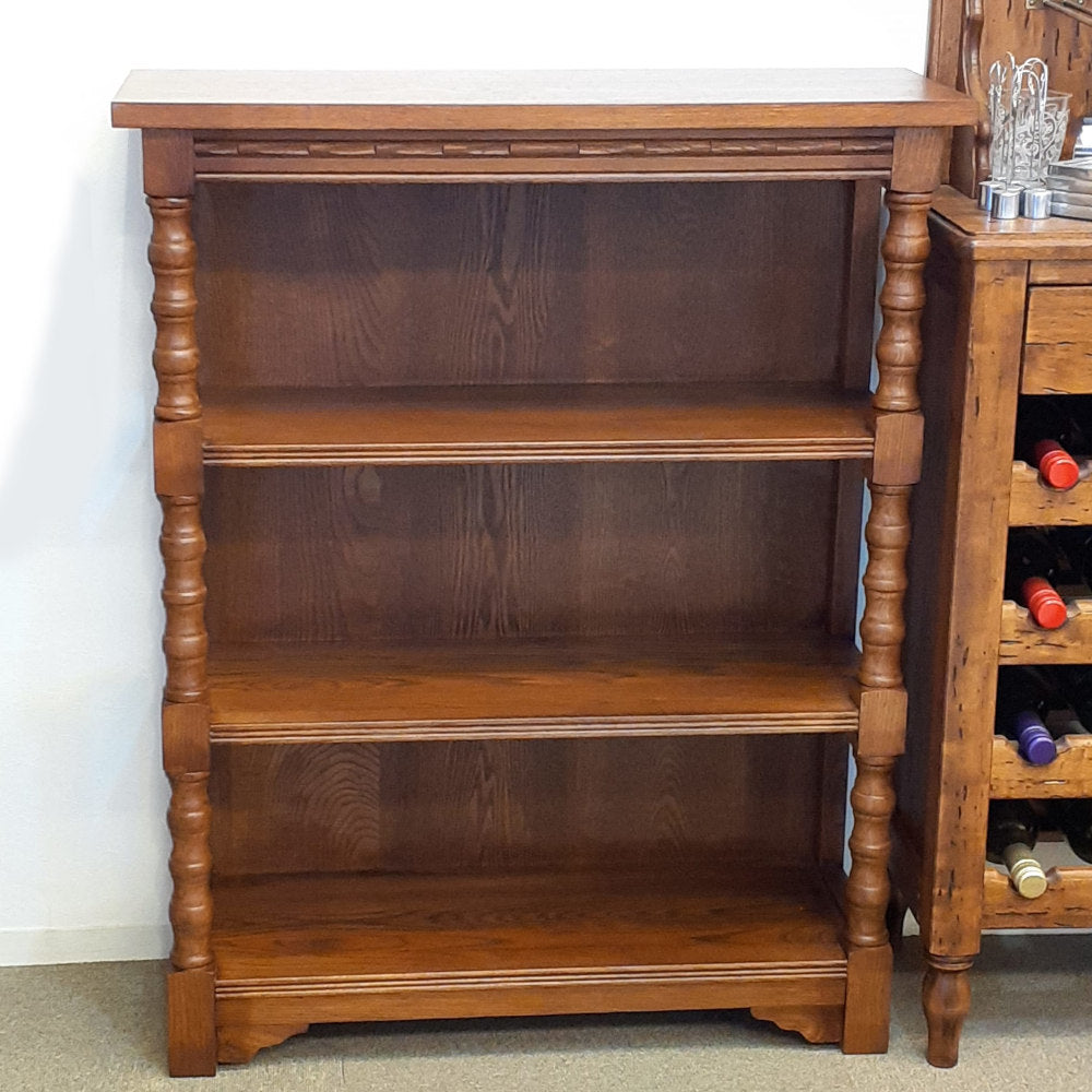 シェルフ 3段シェルフ オープンシェルフ 本棚 英国アンティーク風シェルフ ブックケース オープン3段シェルフ 飾り棚 オーク材家具 アンティーク風家具 177014