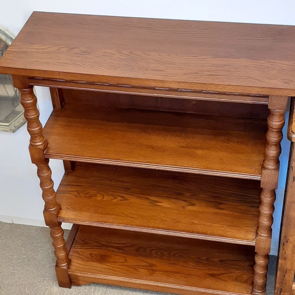 シェルフ 3段シェルフ オープンシェルフ 本棚 英国アンティーク風シェルフ ブックケース オープン3段シェルフ 飾り棚 オーク材家具 アンティーク風家具 177014