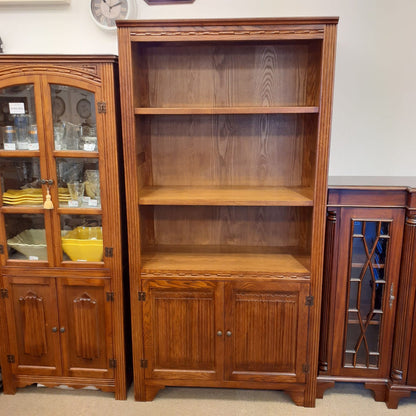 ブックシェルフ 英国アンティーク風オープンキャビネット 本棚 ドアキャビネット 本箱 ブックケース オーク材家具 オーク無垢材 アンティーク風家具 177015