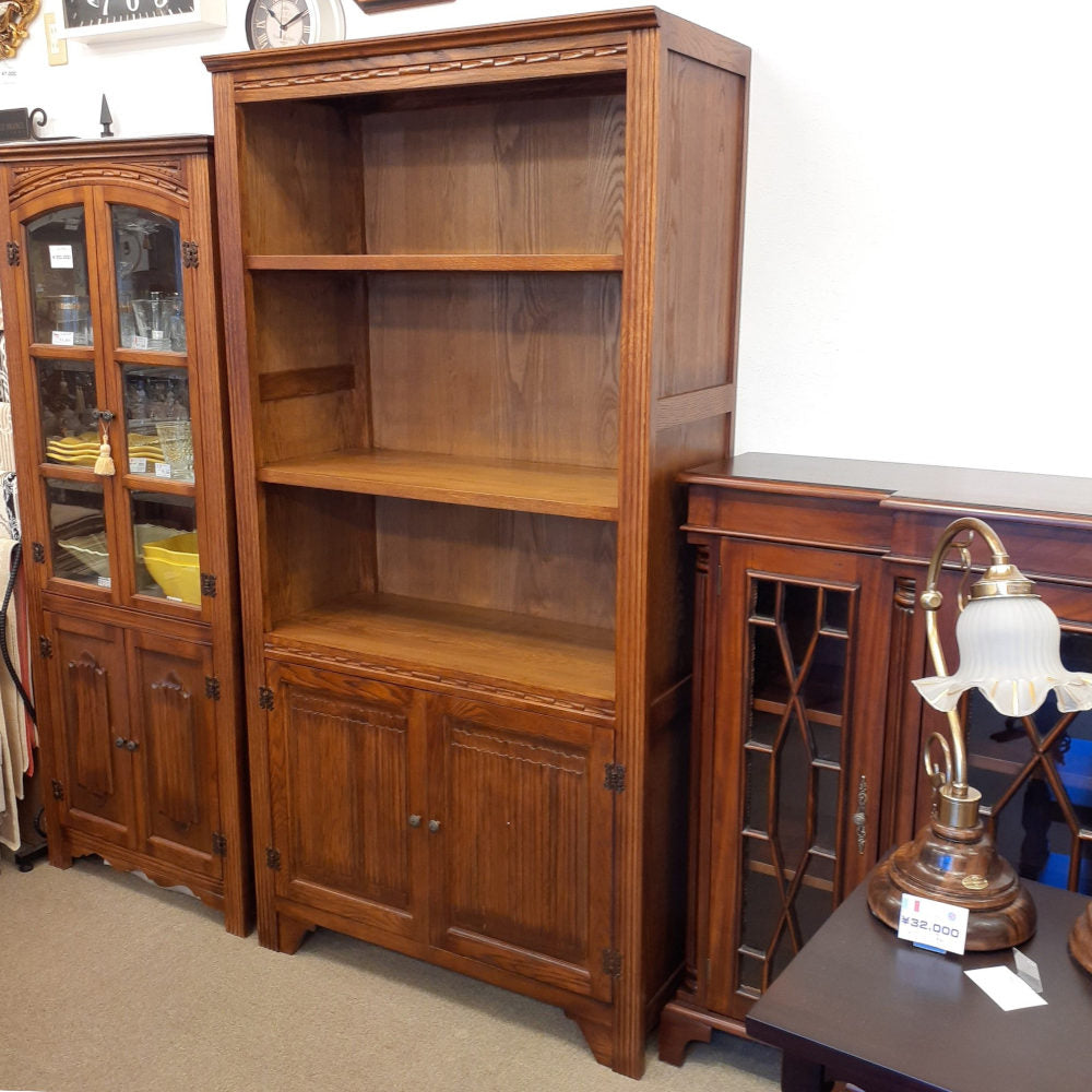 ブックシェルフ 英国アンティーク風オープンキャビネット 本棚 ドアキャビネット 本箱 ブックケース オーク材家具 オーク無垢材 アンティーク風家具 177015