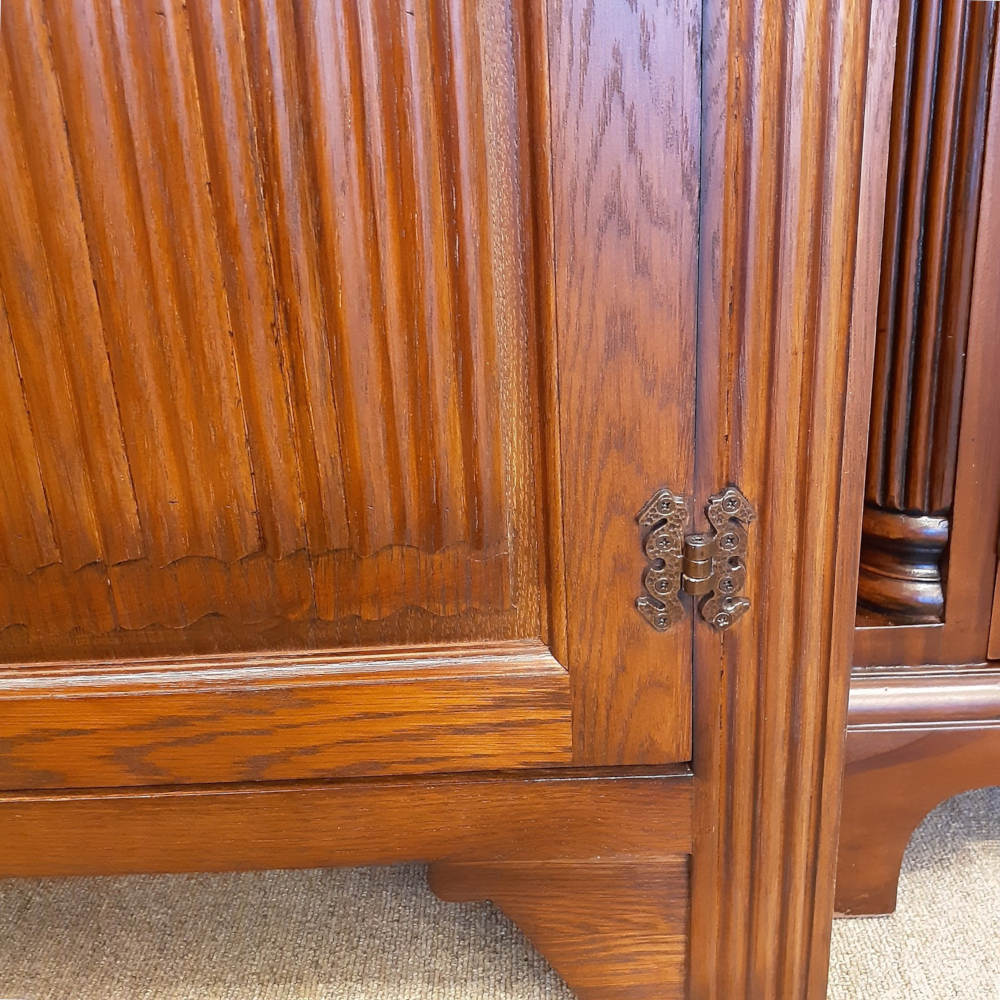 ブックシェルフ 英国アンティーク風オープンキャビネット 本棚 ドアキャビネット 本箱 ブックケース オーク材家具 オーク無垢材 アンティーク風家具 177015