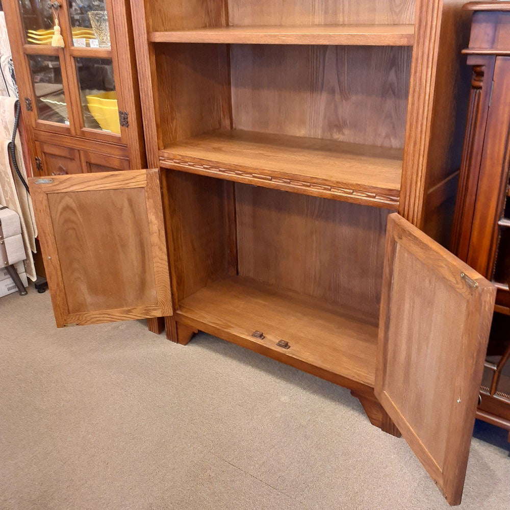 ブックシェルフ 英国アンティーク風オープンキャビネット 本棚 ドアキャビネット 本箱 ブックケース オーク材家具 オーク無垢材 アンティーク風家具 177015