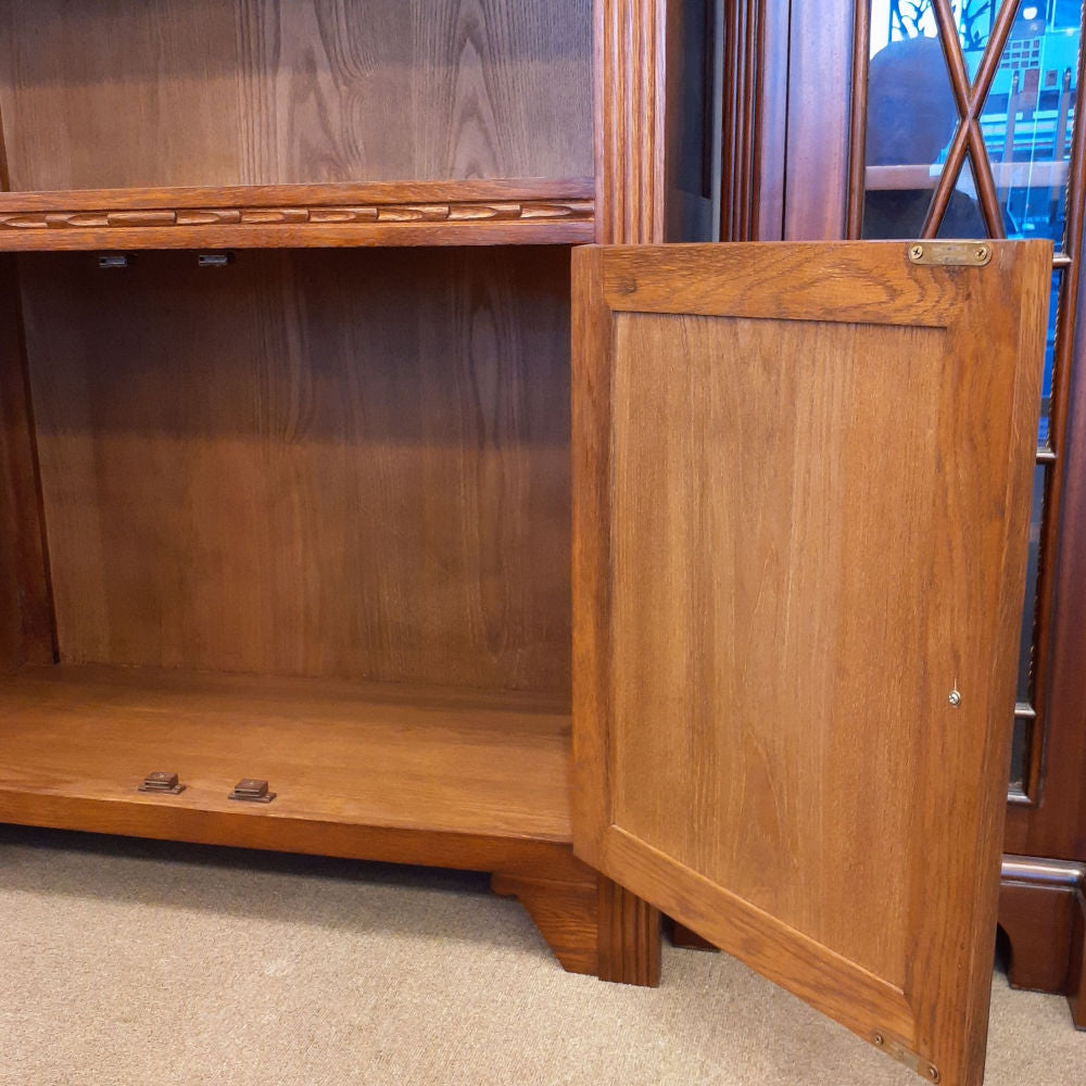 ブックシェルフ 英国アンティーク風オープンキャビネット 本棚 ドアキャビネット 本箱 ブックケース オーク材家具 オーク無垢材 アンティーク風家具 177015