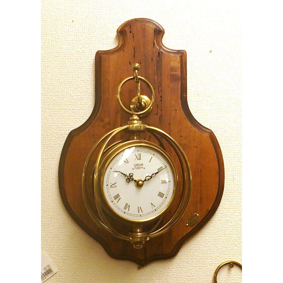 100年以上経過したポプラ古木と上質な真鍮で作られるアンティーク調