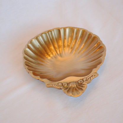 トレイ シェル型トレイ おしゃれ 真鍮製 プレート アンティーク風 キートレイ 鍵皿 皿 トレー 雑貨 オブジェ インテリア雑貨 ヨーロピアン雑貨 325043