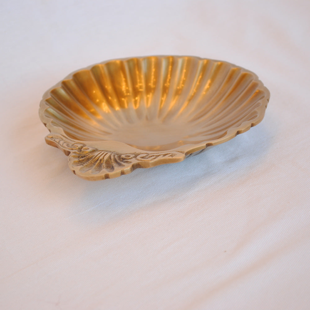 トレイ シェル型トレイ おしゃれ 真鍮製 プレート アンティーク風 キートレイ 鍵皿 皿 トレー 雑貨 オブジェ インテリア雑貨 ヨーロピアン雑貨 325043
