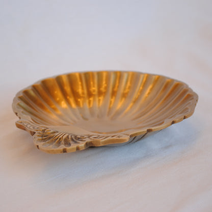 トレイ シェル型トレイ おしゃれ 真鍮製 プレート アンティーク風 キートレイ 鍵皿 皿 トレー 雑貨 オブジェ インテリア雑貨 ヨーロピアン雑貨 325043