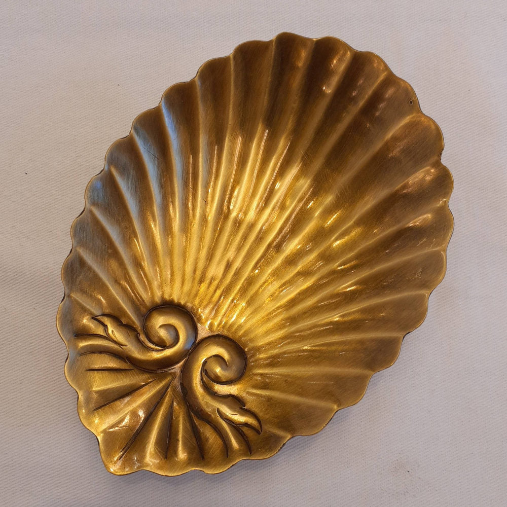 トレイ アクセサリートレイ シェル型トレイ 真鍮製トレイ 小物入れ アンティーク風トレイ 真鍮雑貨 325044