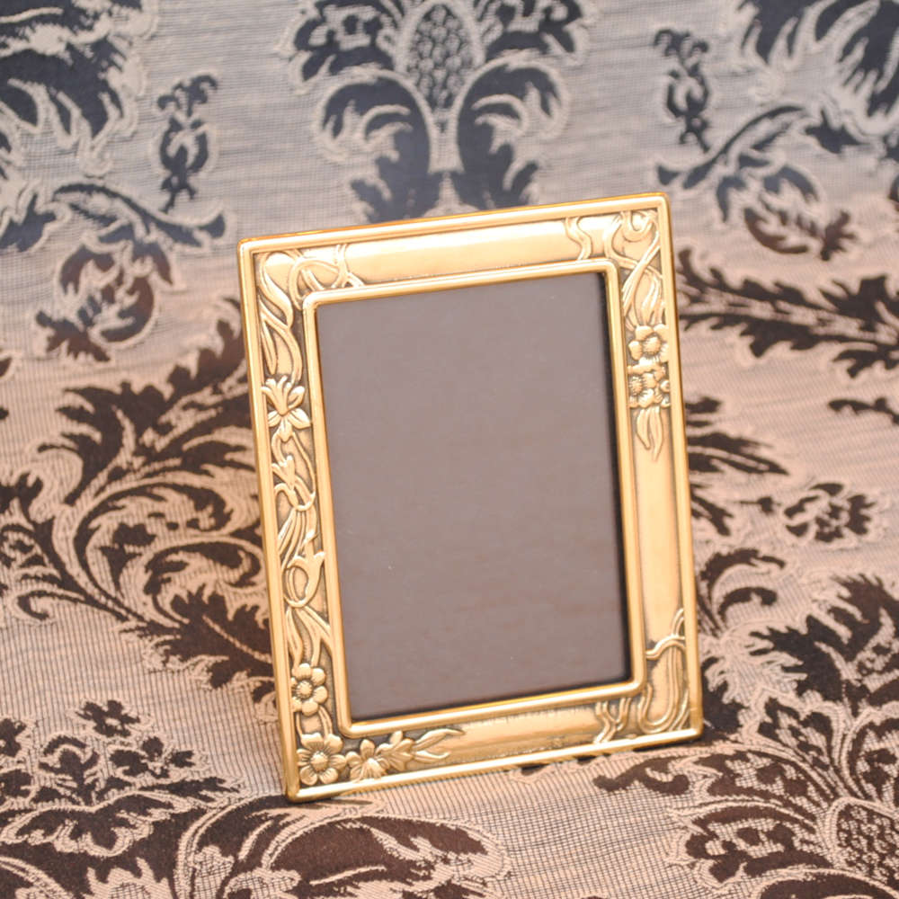 フォトフレーム 写真立て おしゃれ アンティーク調 フィオーリ 金色 縦タイプ 真鍮雑貨 真鍮製 ブラス イタリー製 スティラーズ STILARS 388321