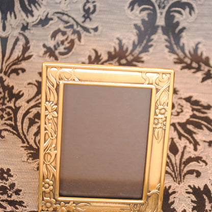フォトフレーム 写真立て おしゃれ アンティーク調 フィオーリ 金色 縦タイプ 真鍮雑貨 真鍮製 ブラス イタリー製 スティラーズ STILARS 388321
