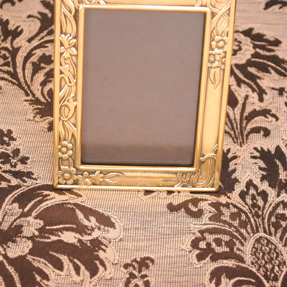 フォトフレーム 写真立て おしゃれ アンティーク調 フィオーリ 金色 縦タイプ 真鍮雑貨 真鍮製 ブラス イタリー製 スティラーズ STILARS 388321