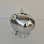 貯金箱 ぶた アルミ製 かわいい おしゃれ シルバー ブタの貯金箱 アルミコインバンク コインバンク ブタ アルミニウム製貯金箱 インテリア雑貨 雑貨 7333115