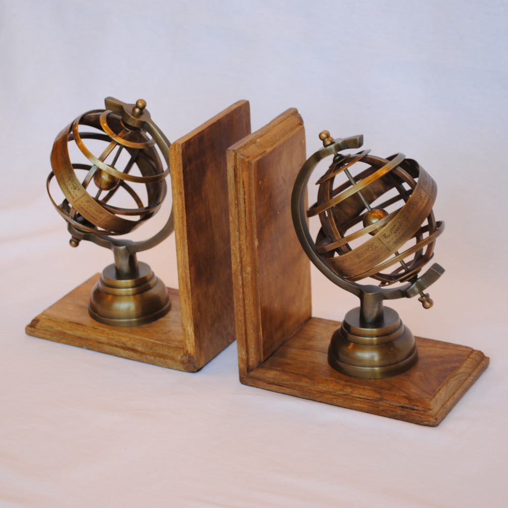 ブックエンド 天球儀型 おしゃれ 真鍮製 アンティーク風 星座 座標 経度 緯度 雑貨 2個セット オブジェ インテリア雑貨 オシャレ雑貨 おしゃれ雑貨 7382056