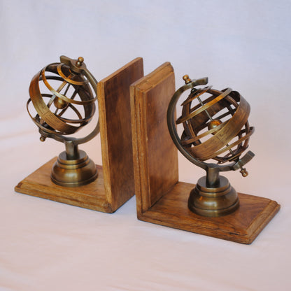 ブックエンド 天球儀型 おしゃれ 真鍮製 アンティーク風 星座 座標 経度 緯度 雑貨 2個セット オブジェ インテリア雑貨 オシャレ雑貨 おしゃれ雑貨 7382056